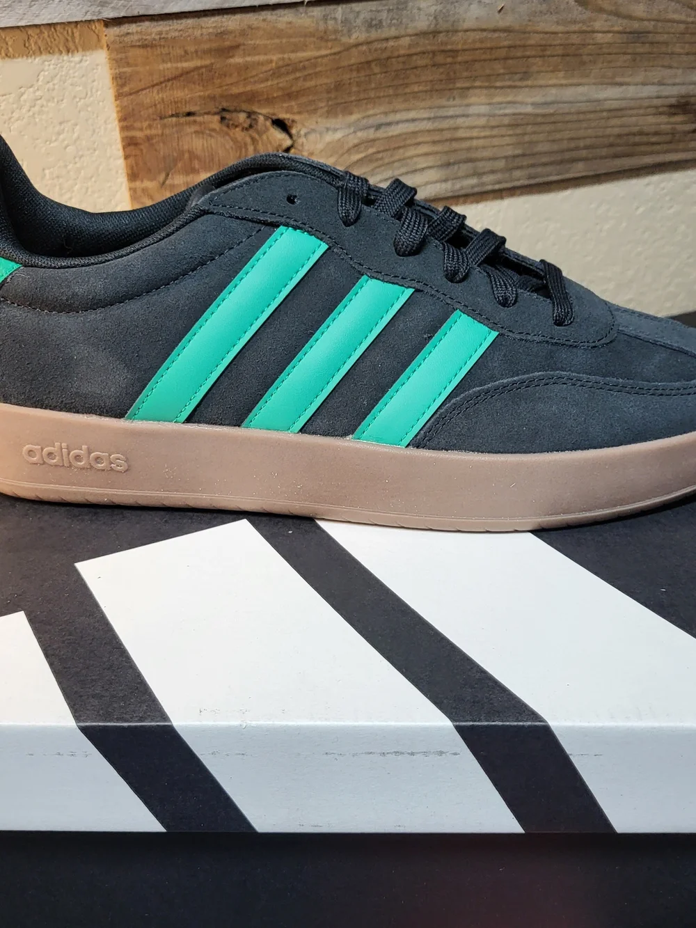*NEW* Adidas Barreda Core Black Court Green Gum JR1326 Size Men’s 12 Women's 13